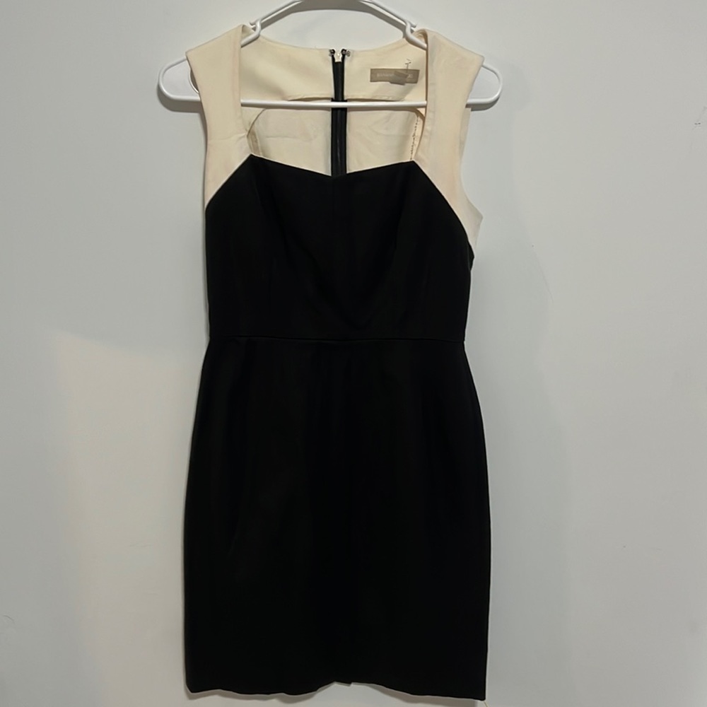 BANANA Republic Black/Creme Sheath Stretch Cocktail Dress Size 4P